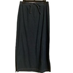 New without tags Denim & Company skirt